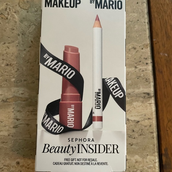 Makeup by Mario sampler - Picture 2 of 3